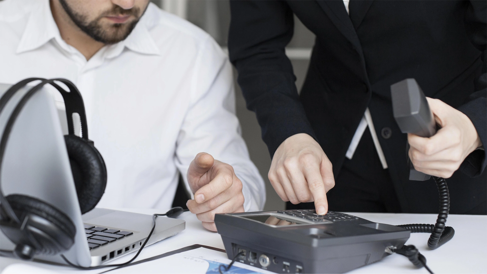 How Operator Assisted Conferencing Keeps Executives Connected During Cyber Attacks and Cloud Outages